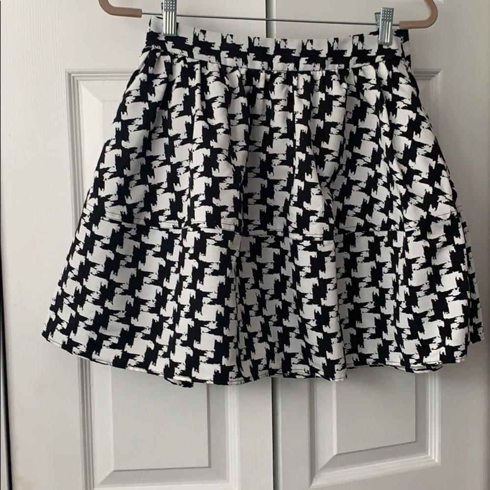 Fun Houndstooth skirt for fall!